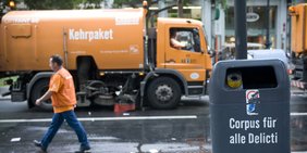 Berliner Müllwagen und Mülleimer 