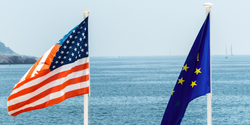 Fahnen USA und EU