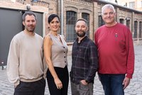 Malte Delventhal, Sophia Kielhorn, Ronny Matschko, Frank Arndt vom Betriebsrat der Airbus Operations GmbH. 