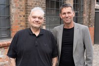 Alex Georg und Claus-Dieter Jost vom Betriebsrat der Aumovio Germany GmbH. 
