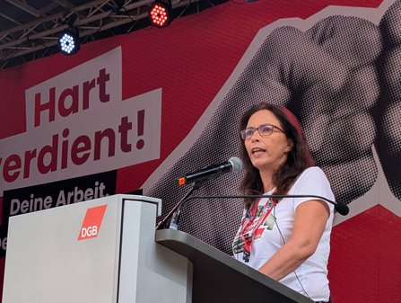 Yasmin Fahimi spricht in Essen beim Aktionstag "Hart verdient"