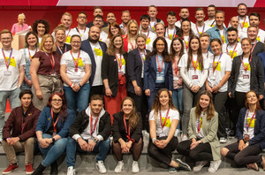 Gruppenfoto von DGB Jugend beim Bundeskongress 2022.