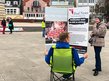 Die Gewerkschaft NGG macht mit einer Aktion an der Warnemünder Strandpromenade auf ihre Forderungen in der Tarifrunde Hotel- und Gaststättengewerbe Mecklenburg-Vorpommern aufmerksam.