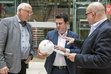 "Ballübergabe" zum DGB-Rentenappell an die Bundestagsparteien