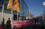 Trommeln  für die Rente vor der CDU-Zentrale